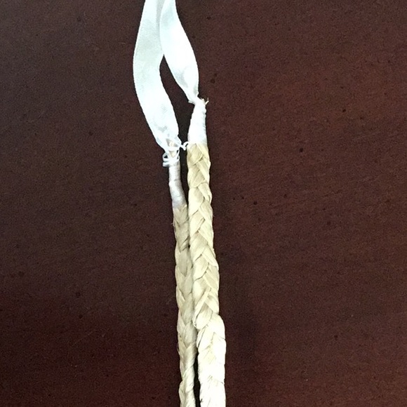 Mother of Pearl Shell Necklace 10” - Picture 3 of 3